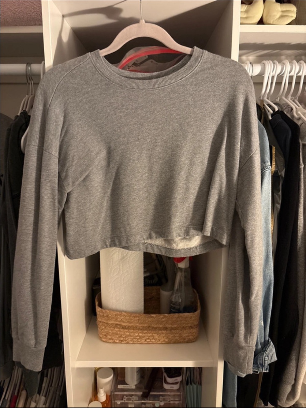 Forever 21 Light Gray Cropped Crewneck Sweatshirt
